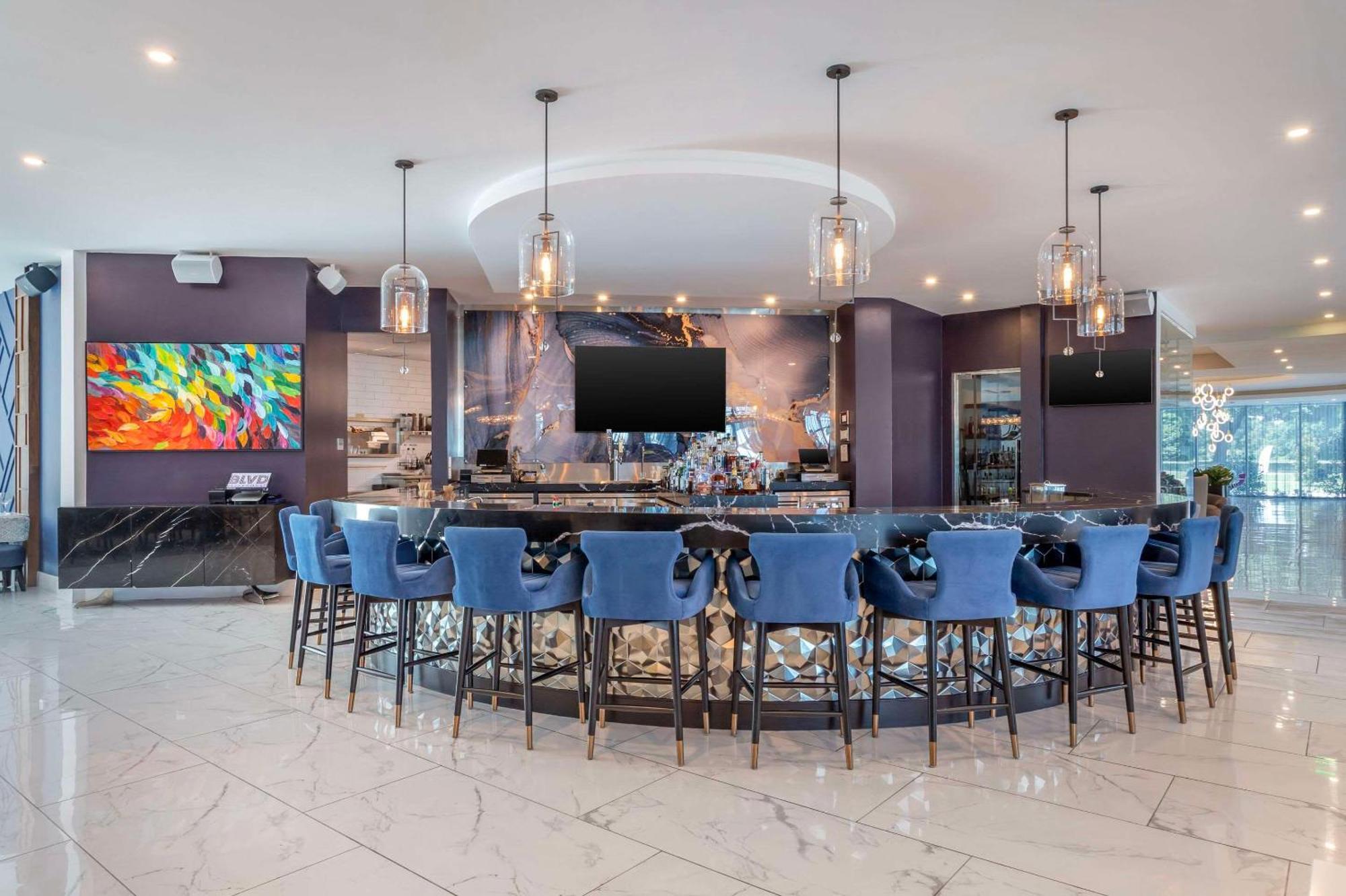 Cambria Hotel Waco University Riverfront Екстериор снимка