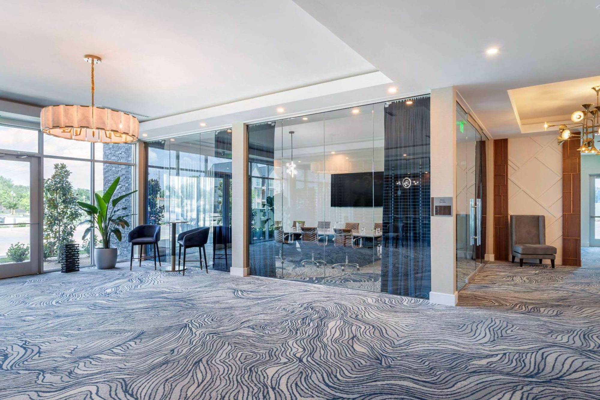 Cambria Hotel Waco University Riverfront Екстериор снимка