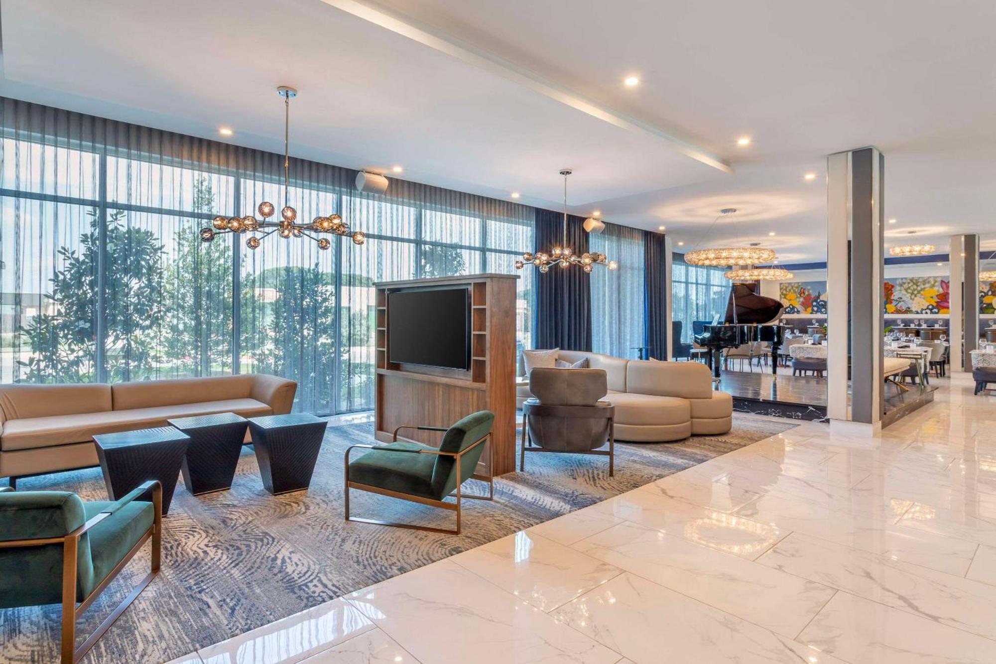Cambria Hotel Waco University Riverfront Екстериор снимка