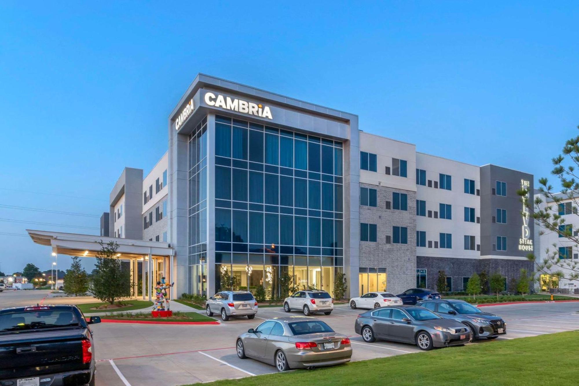 Cambria Hotel Waco University Riverfront Екстериор снимка